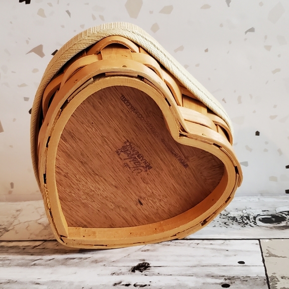 Taskets Renaissance Heart Basket with Fabric and Plastic Liner - Picture 7 of 9